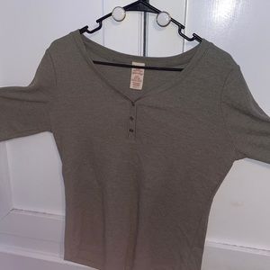 Green long sleeve shirt